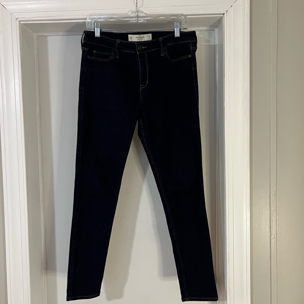 Abercrombie and Fitch The Super Skinny Ankle High Rise Size 32/14S